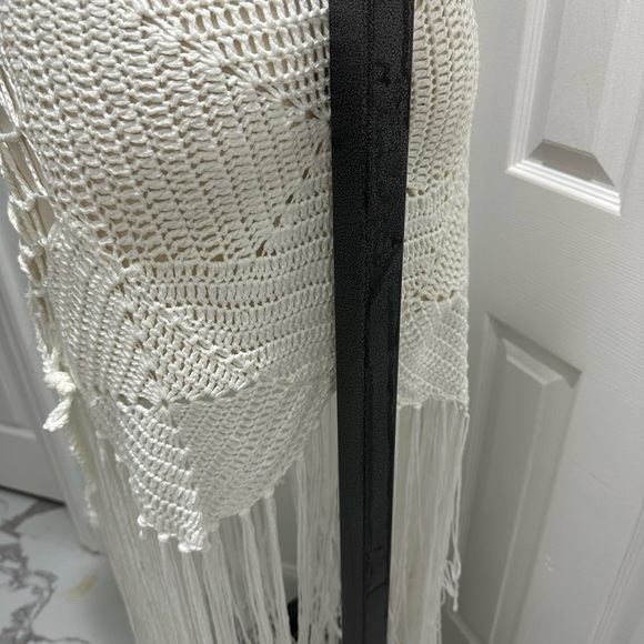 Beautiful white crocheted long fringe bathing suit - Picture 7 of 7